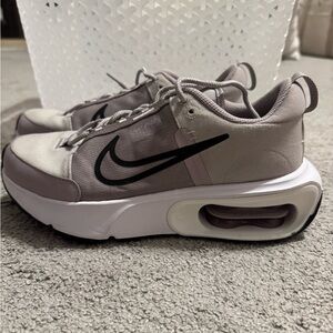 Purple Nike Tennis Shoes